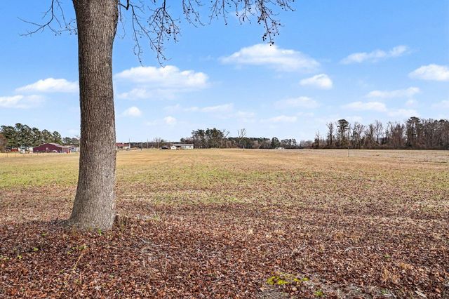 1619 Grain Bin Rd., Lake View, SC 29563