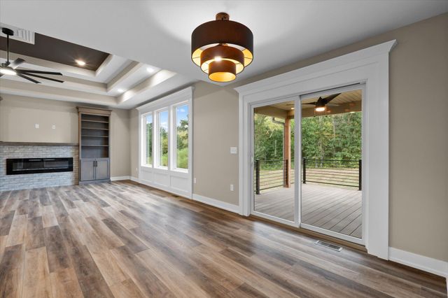 2326 PRIDE MOUNTAIN DR, Columbia, MO 65201