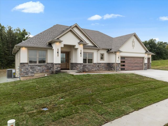 2326 PRIDE MOUNTAIN DR, Columbia, MO 65201