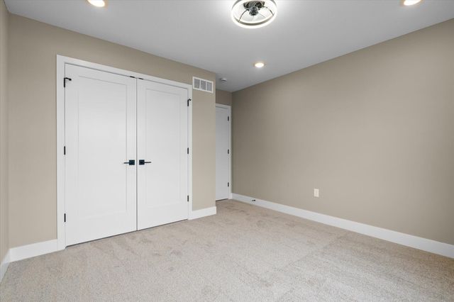 2326 PRIDE MOUNTAIN DR, Columbia, MO 65201