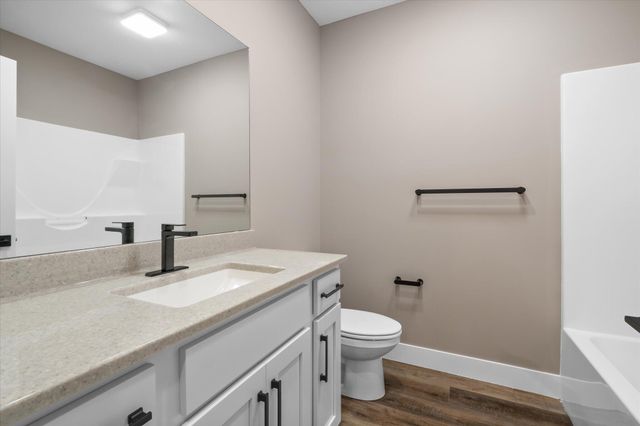 2326 PRIDE MOUNTAIN DR, Columbia, MO 65201