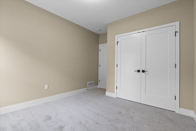 2326 PRIDE MOUNTAIN DR, Columbia, MO 65201