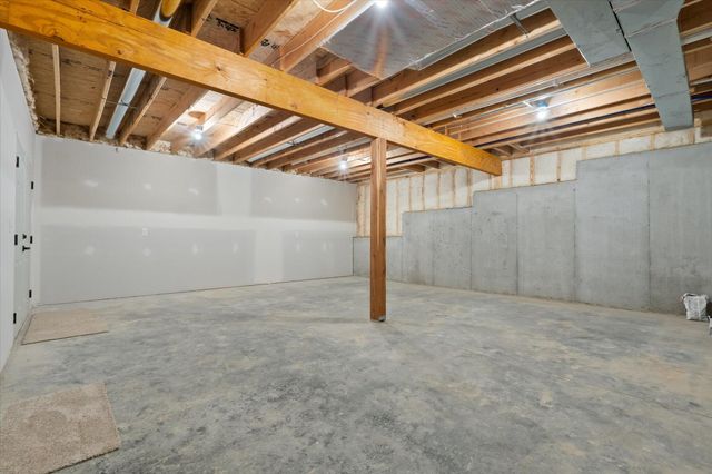 2326 PRIDE MOUNTAIN DR, Columbia, MO 65201