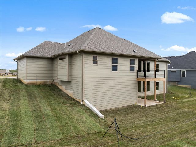 2326 PRIDE MOUNTAIN DR, Columbia, MO 65201