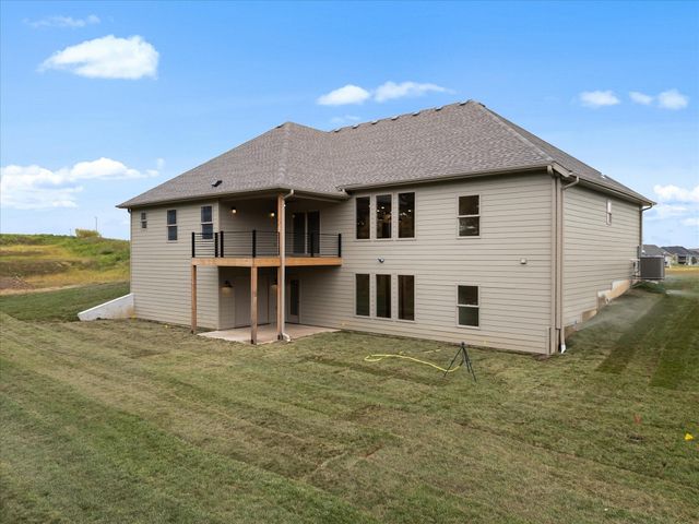2326 PRIDE MOUNTAIN DR, Columbia, MO 65201