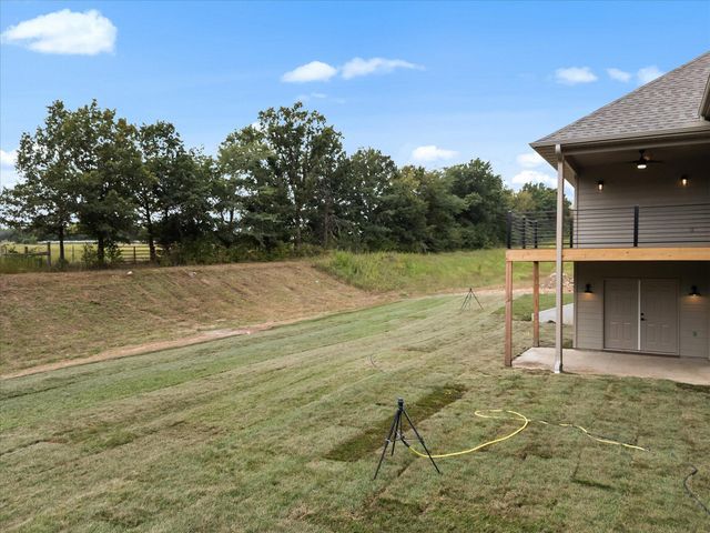 2326 PRIDE MOUNTAIN DR, Columbia, MO 65201