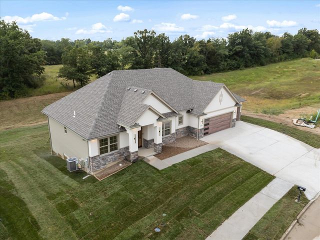 2326 PRIDE MOUNTAIN DR, Columbia, MO 65201