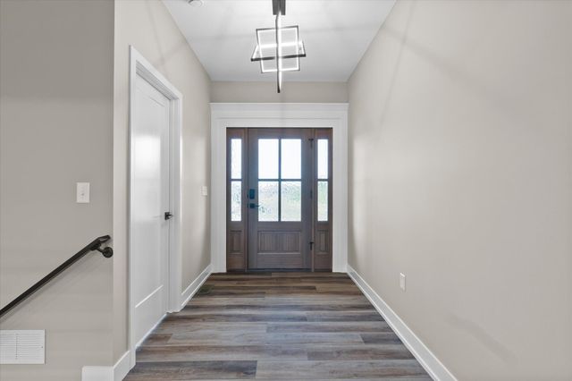 2326 PRIDE MOUNTAIN DR, Columbia, MO 65201