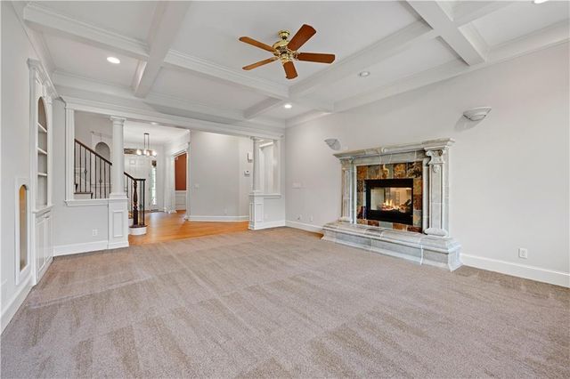 8200 W 172nd Terrace, Stilwell, KS 66085