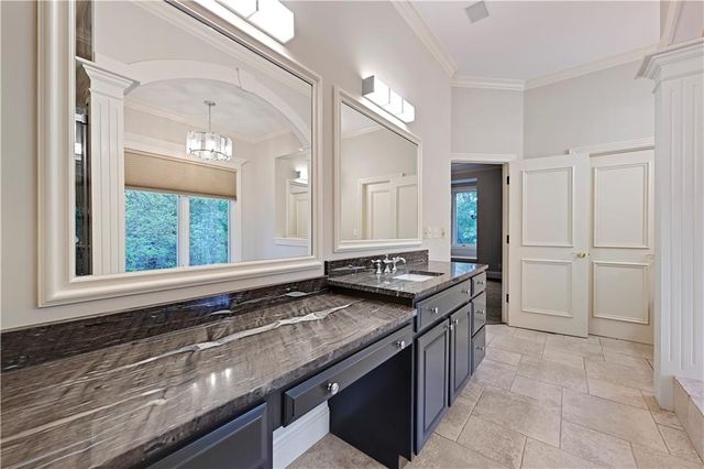 8200 W 172nd Terrace, Stilwell, KS 66085