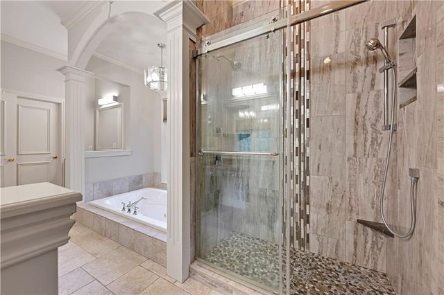 8200 W 172nd Terrace, Stilwell, KS 66085