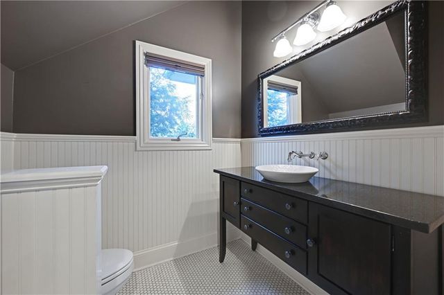 8200 W 172nd Terrace, Stilwell, KS 66085