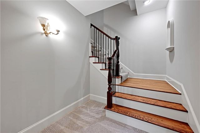 8200 W 172nd Terrace, Stilwell, KS 66085