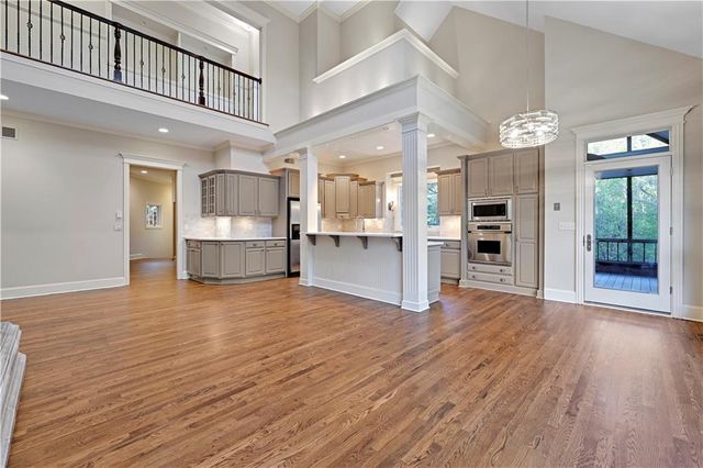 8200 W 172nd Terrace, Stilwell, KS 66085