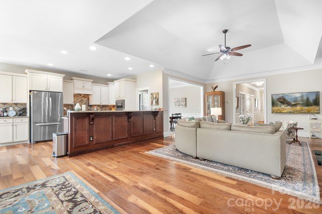 18322 Glenealy Drive, Cornelius, NC 28031