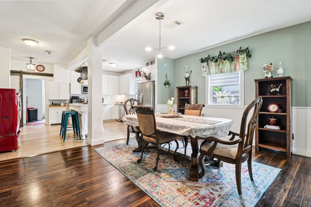 2704 Travis Avenue, Fort Worth, TX 76110