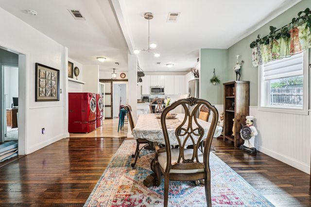 2704 Travis Avenue, Fort Worth, TX 76110