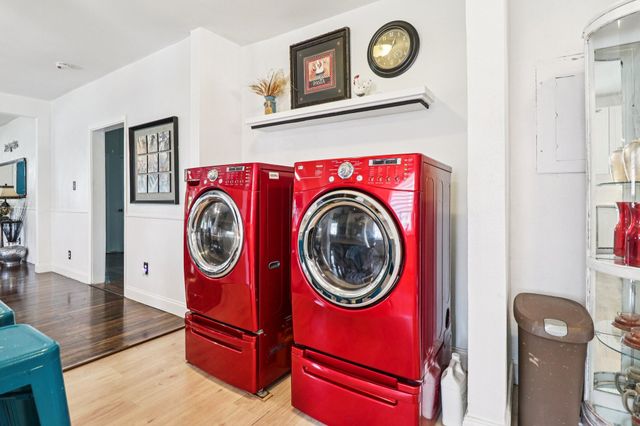 2704 Travis Avenue, Fort Worth, TX 76110