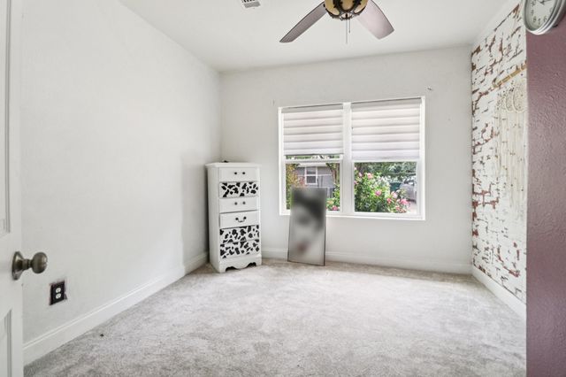 2704 Travis Avenue, Fort Worth, TX 76110