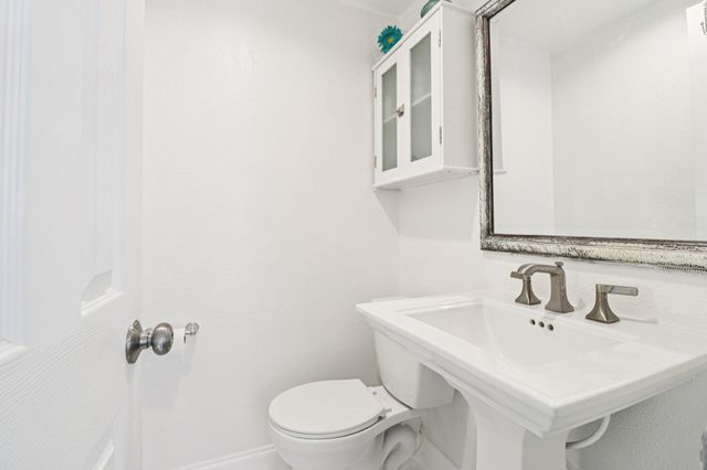 2704 Travis Avenue, Fort Worth, TX 76110