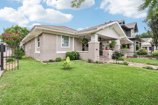 2704 Travis Avenue, Fort Worth, TX 76110
