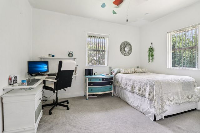 2704 Travis Avenue, Fort Worth, TX 76110