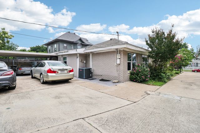 2704 Travis Avenue, Fort Worth, TX 76110