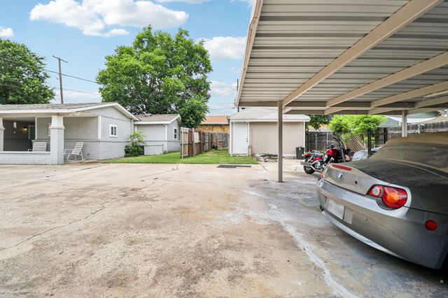 2704 Travis Avenue, Fort Worth, TX 76110