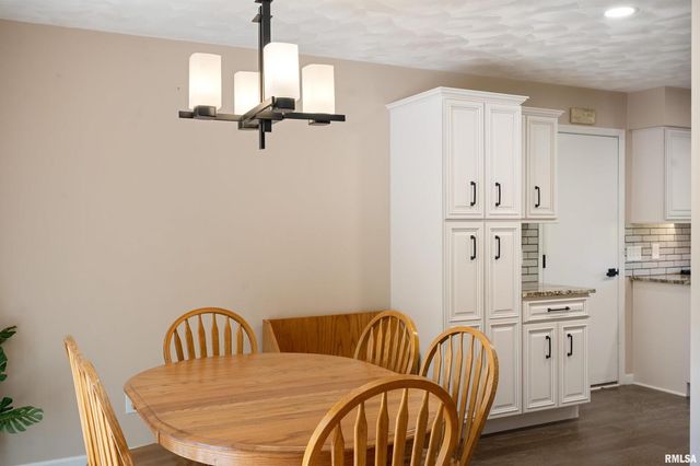 12 TIMBER Lane, Geneseo, IL 61254