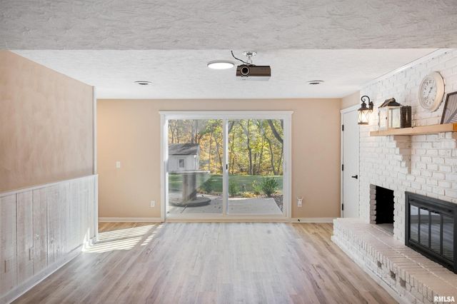 12 TIMBER Lane, Geneseo, IL 61254