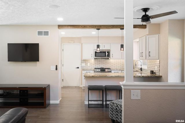 12 TIMBER Lane, Geneseo, IL 61254