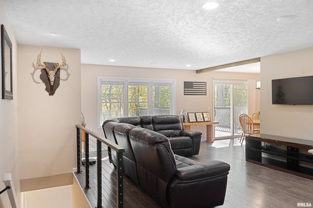 12 TIMBER Lane, Geneseo, IL 61254