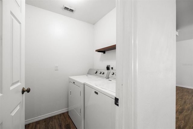 1031 E WALTS AVENUE, Deland, FL 32724