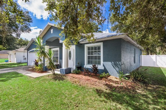 1031 E WALTS AVENUE, Deland, FL 32724