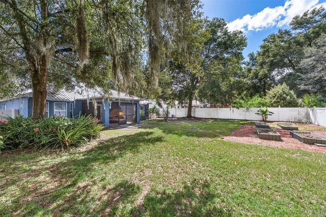 1031 E WALTS AVENUE, Deland, FL 32724