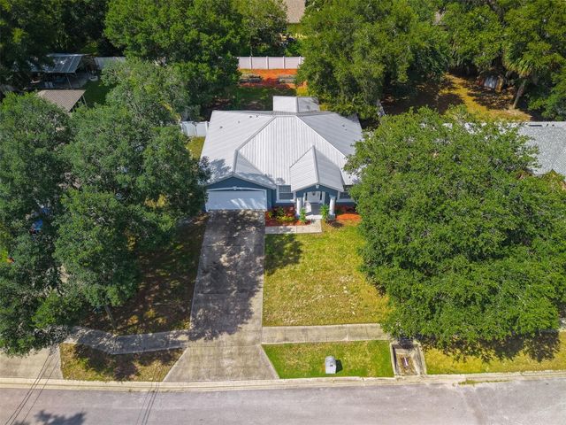 1031 E WALTS AVENUE, Deland, FL 32724