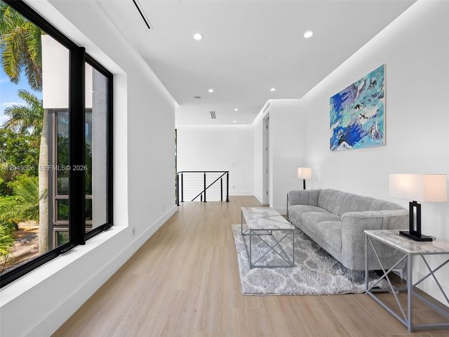 638 Lakeside Harbor, Boynton Beach, FL 33435