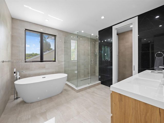 638 Lakeside Harbor, Boynton Beach, FL 33435
