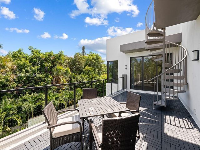 638 Lakeside Harbor, Boynton Beach, FL 33435