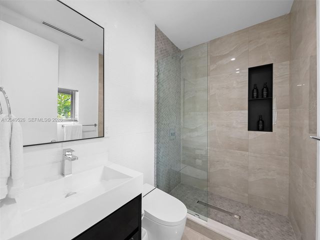 638 Lakeside Harbor, Boynton Beach, FL 33435