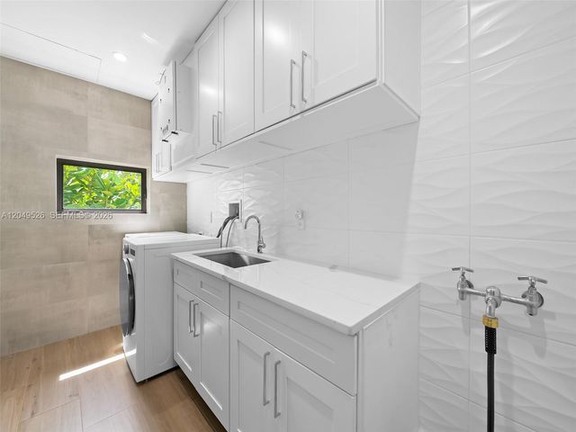 638 Lakeside Harbor, Boynton Beach, FL 33435