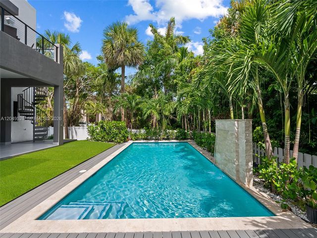 638 Lakeside Harbor, Boynton Beach, FL 33435