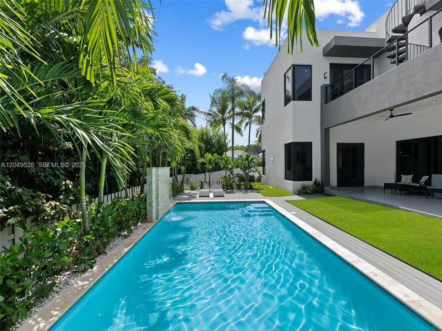 638 Lakeside Harbor, Boynton Beach, FL 33435