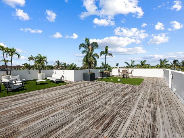 638 Lakeside Harbor, Boynton Beach, FL 33435