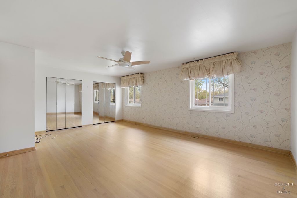Image 11 of property listing at 538 Westmere Road, Des Plaines, IL 60016