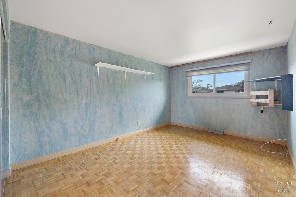 Image 14 of property listing at 538 Westmere Road, Des Plaines, IL 60016