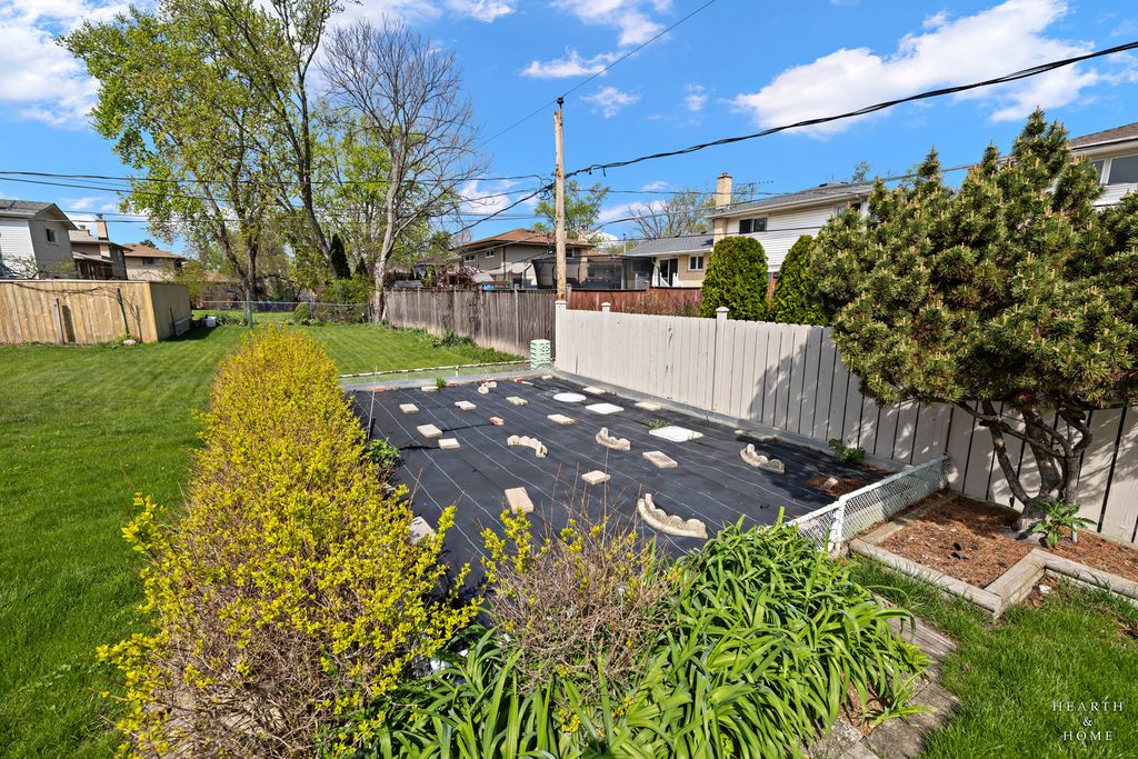 Image 25 of property listing at 538 Westmere Road, Des Plaines, IL 60016