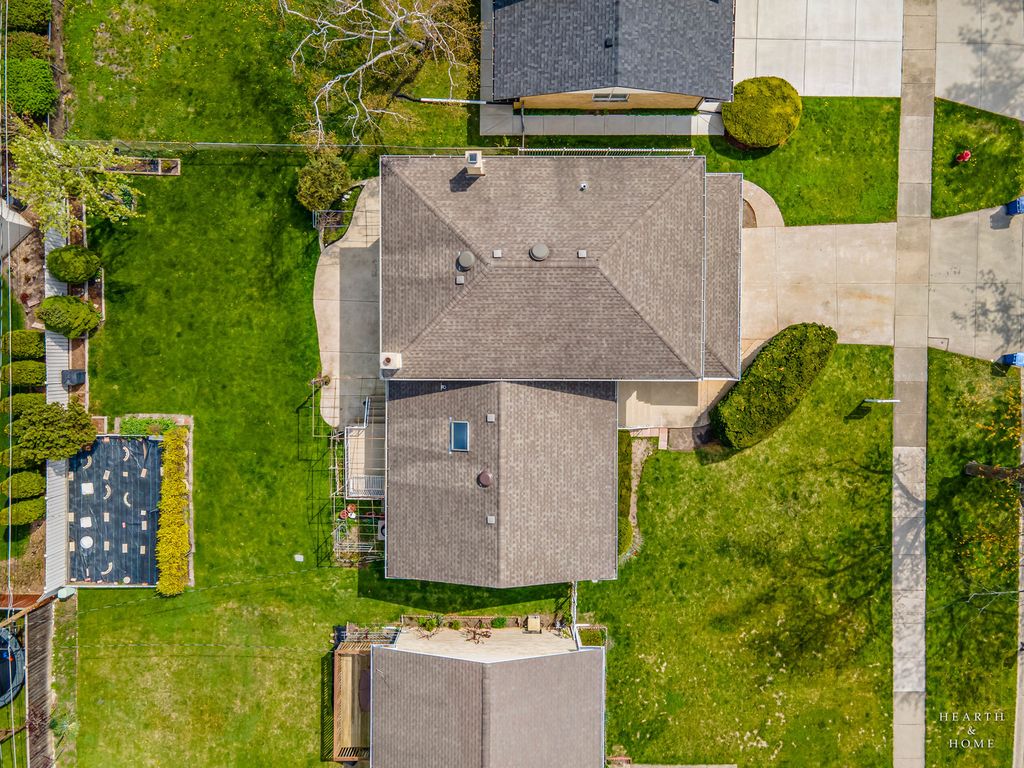 Image 31 of property listing at 538 Westmere Road, Des Plaines, IL 60016