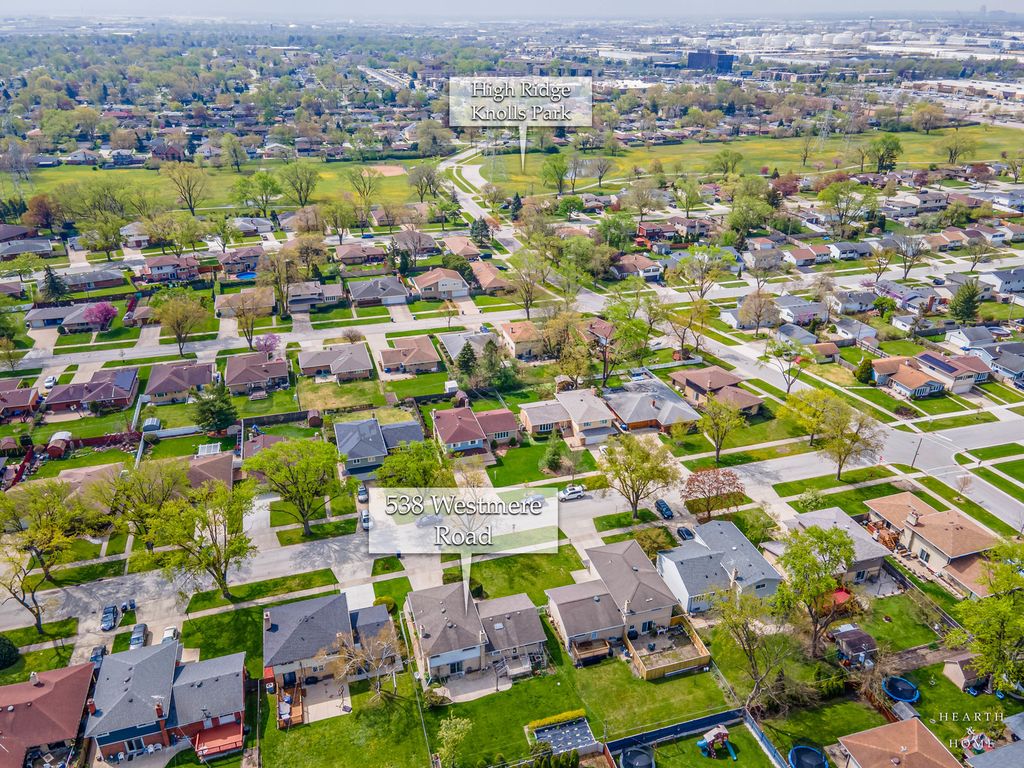 Image 32 of property listing at 538 Westmere Road, Des Plaines, IL 60016