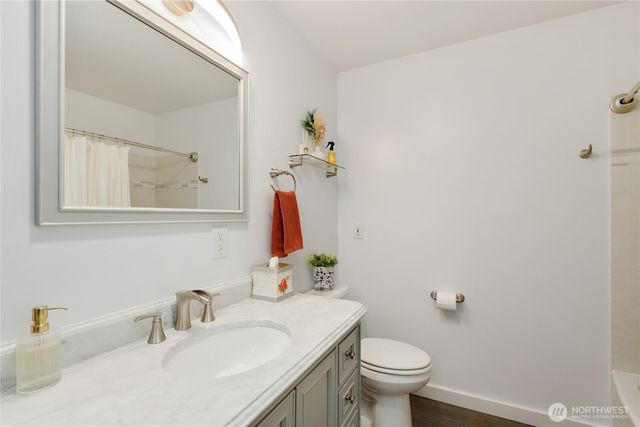 48 E Twanoh Heights Road N, Belfair, WA 98528